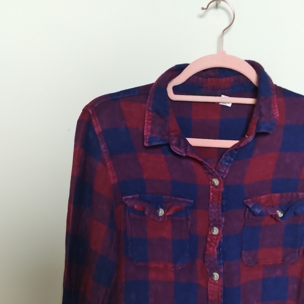 Urban Outfitters BDG Red and Blue Plaid Button Down Shirt Size Medium - Picture 5 of 7